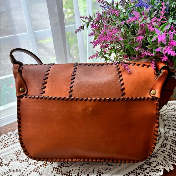 NWOT Patricia Nash Patchwork Positano
Crossbody Saddle Bag I - Picture 3 of 8